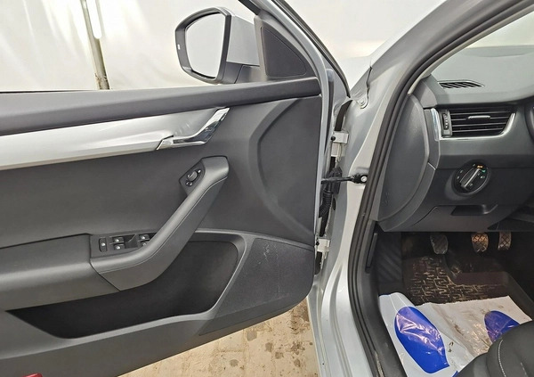 Skoda Octavia cena 63500 przebieg: 102129, rok produkcji 2019 z Milanówek małe 352